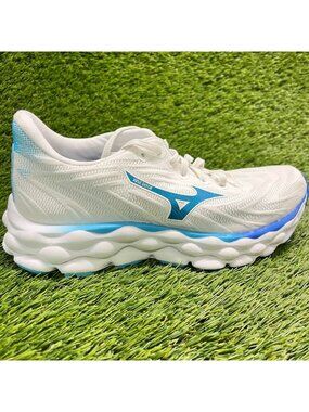 Mizuno Wave Sky 8 Womens Size 8 White Blue Athletic Running Shoes Sneakers